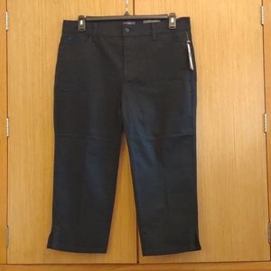 NWT NYDJ SZ 14 Black Jean Crop.